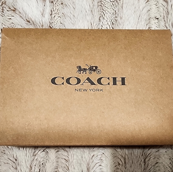 ❣🌟COACH ZIP AROUND WALLET 🌟❣ - Picture 8 of 10